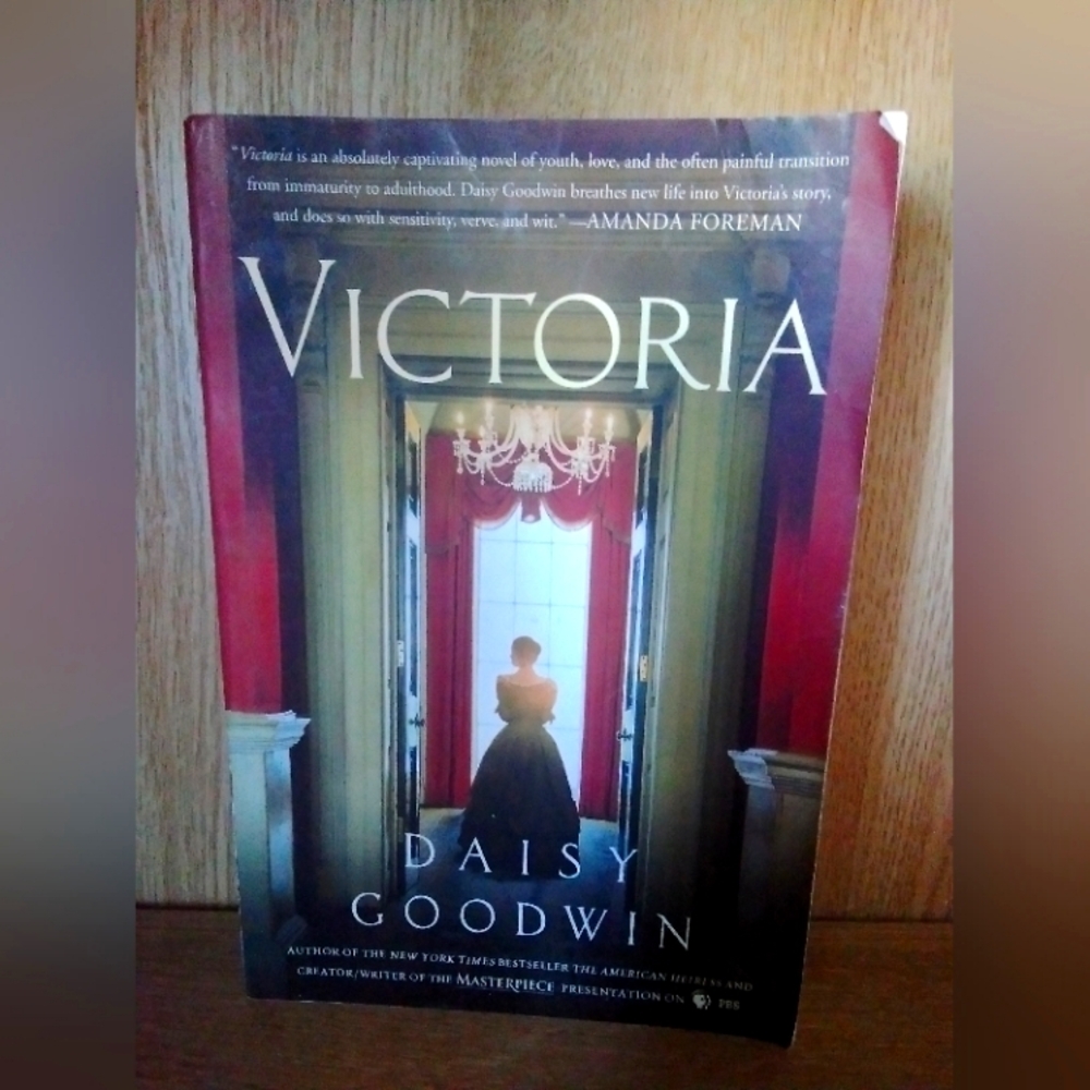 2/20$ Victoria Book from Daisy Goodwin